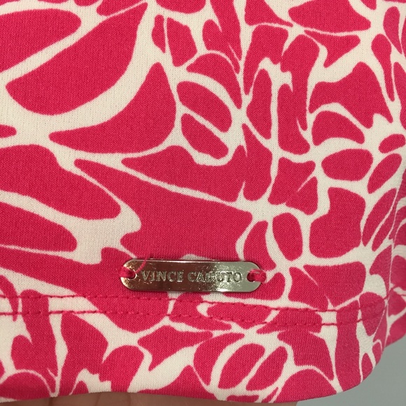 Vince Camuto Keyhole Tank - Picture 5 of 5